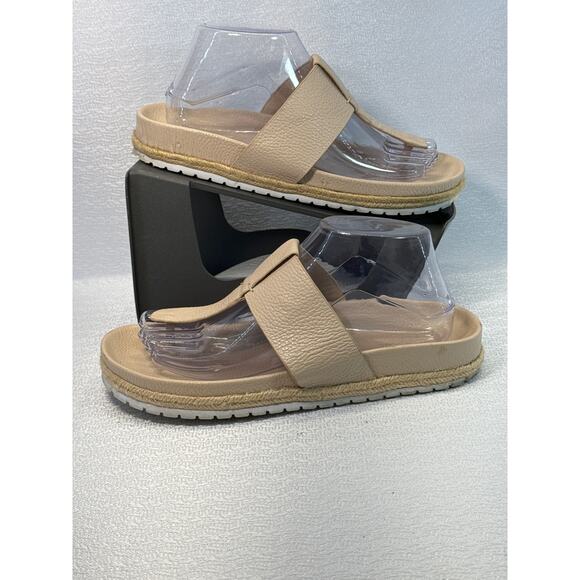 Com & Sense Cream Leather Flip Flops women sz 9 - Picture 1 of 7